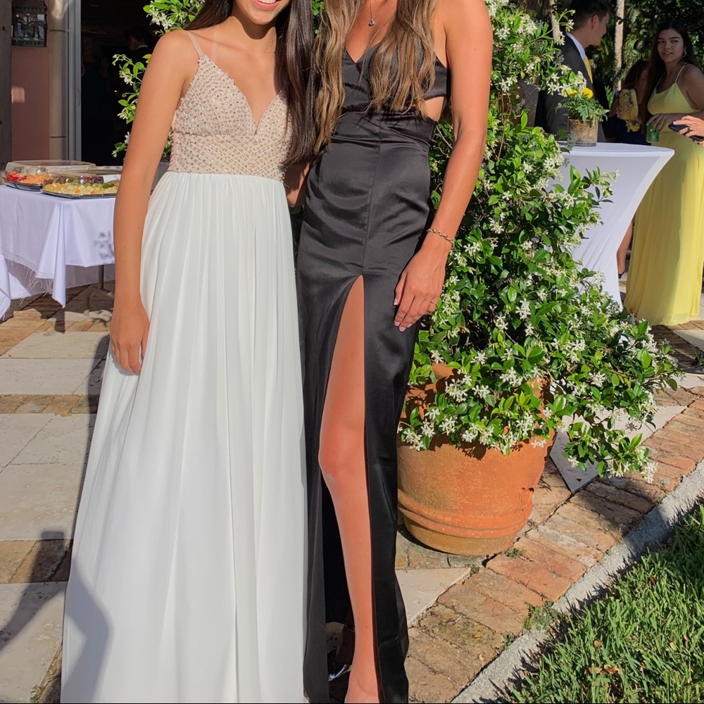 PROM DRESS - Picture 3 of 5